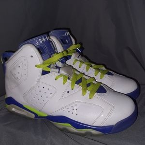 Jordan Retro 8 "Fierce Green" Looks New